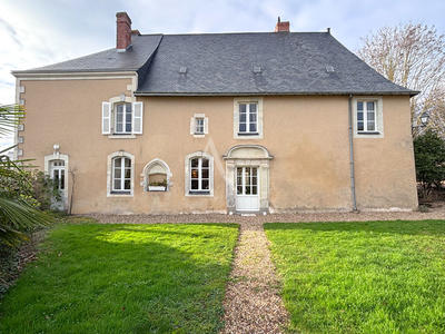 Maison - 240 m² - 8 pièces