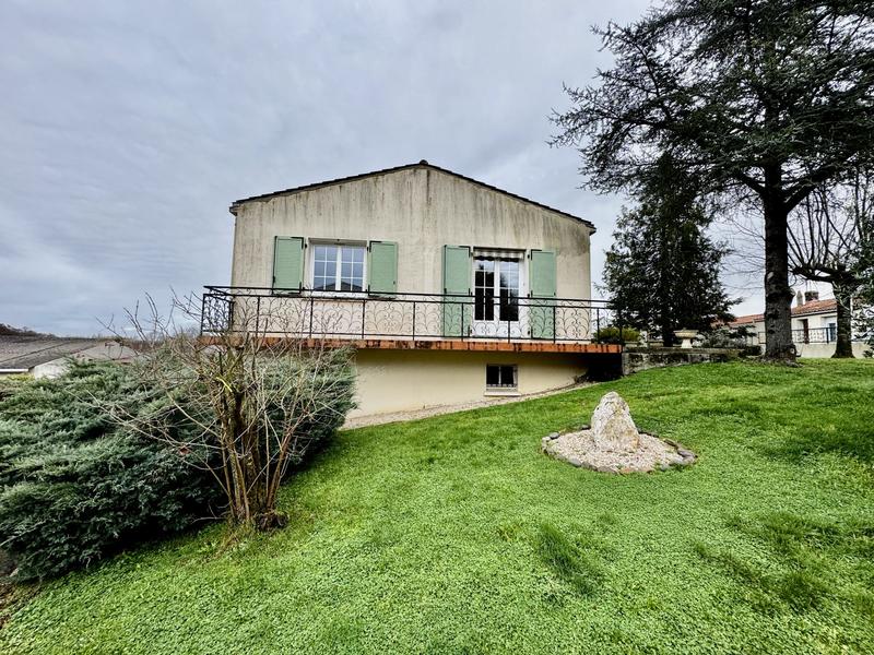 Maison traditionnelle - 104 m² - 4 pièces