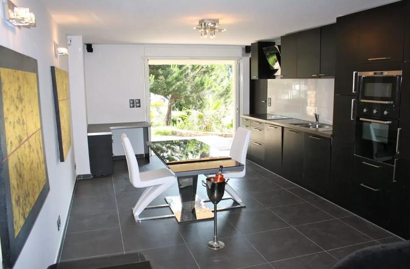 Maison - 172 m² - 10 pièces