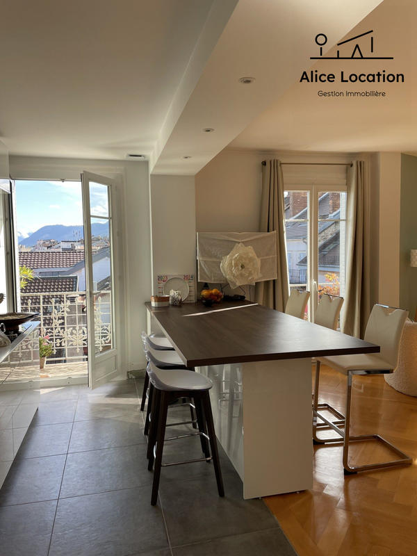 Appartement - 108 m² - 4 pièces