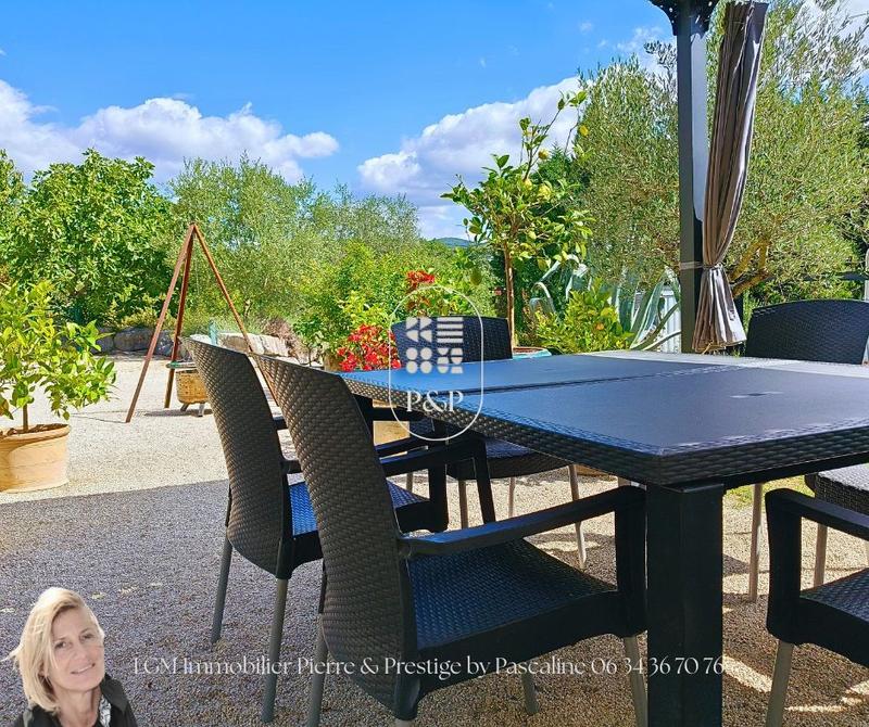 Maison - 202 m² - 6 pièces