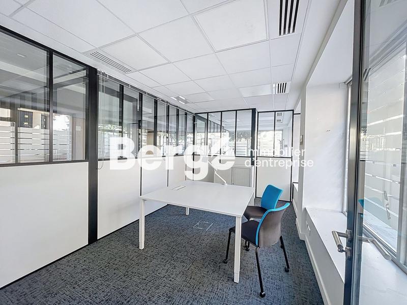 Local commercial - 90 m² - 5 pièces