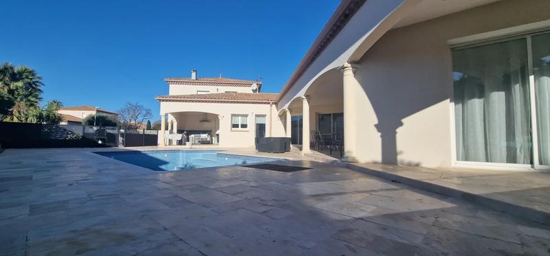 Villa - 291 m² - 7 pièces
