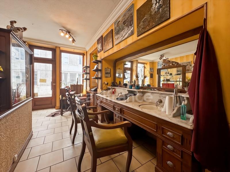 Local commercial - 119 m² - 4 pièces