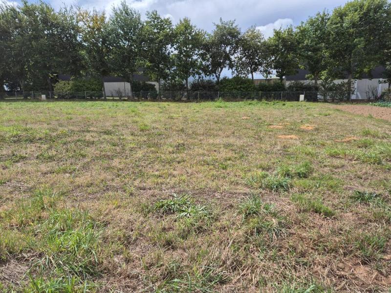 Terrain constructible - 899 m²