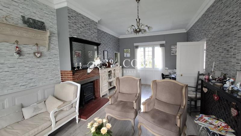 Propriété - 330 m² - 13 pièces