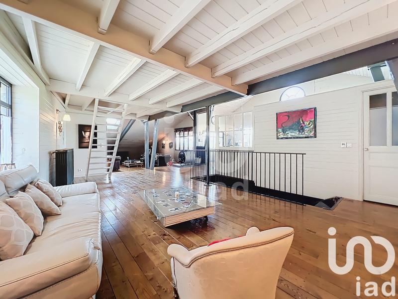 Maison - 270 m² - 5 pièces