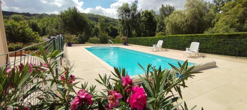 Propriété - 240 m² - 6 pièces