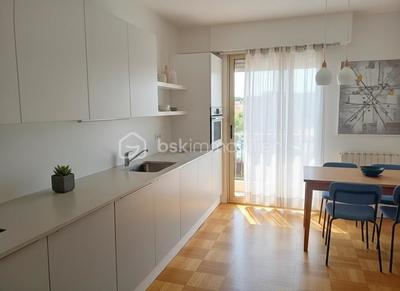 Appartement - 84 m² - 3 pièces