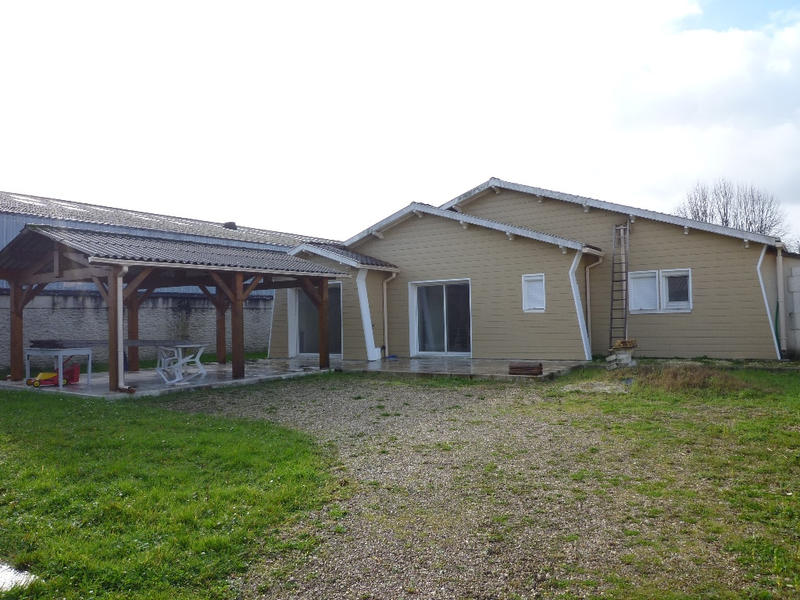 Maison - 96 m² - 5 pièces