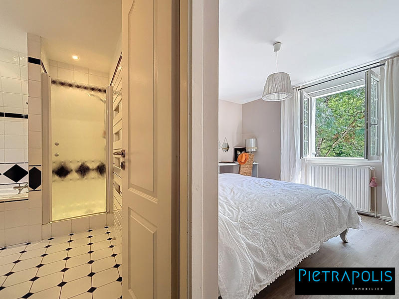 Villa - 244 m² - 7 pièces