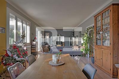 Maison - 144 m² - 5 pièces