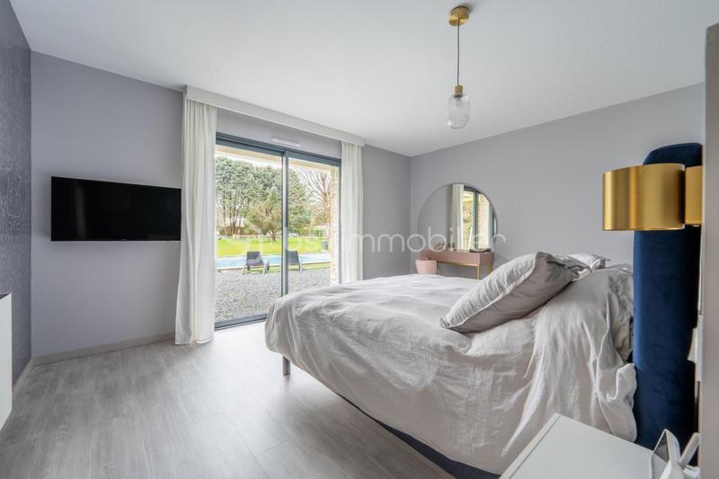 Maison - 293 m² - 8 pièces