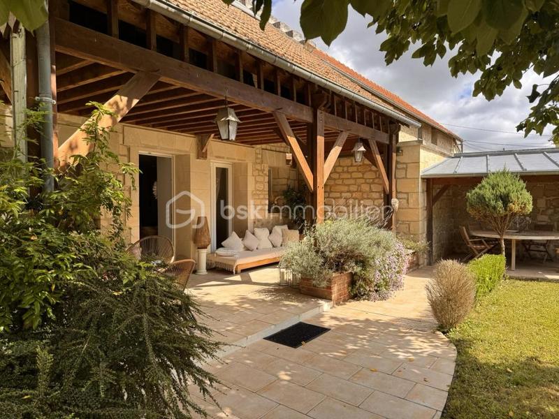 Demeure - 260 m² - 10 pièces