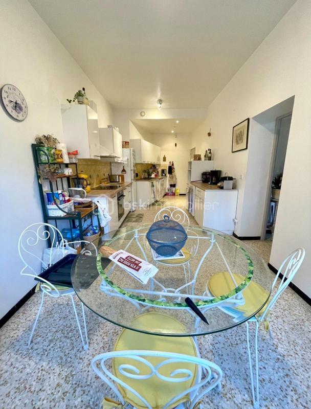 Demeure - 268 m² - 7 pièces