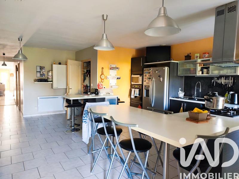 Maison - 230 m² - 6 pièces