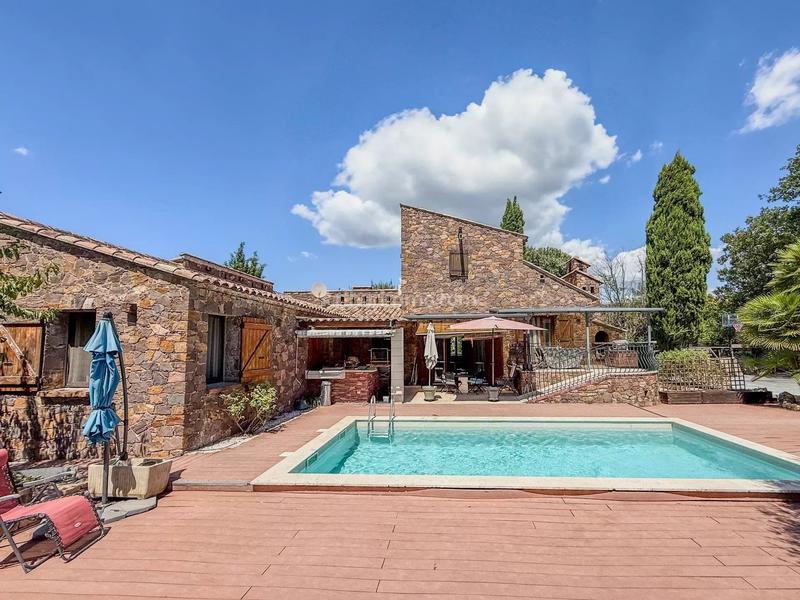 Maison - 158 m² - 5 pièces