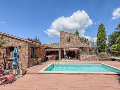 Maison - 158 m² - 5 pièces