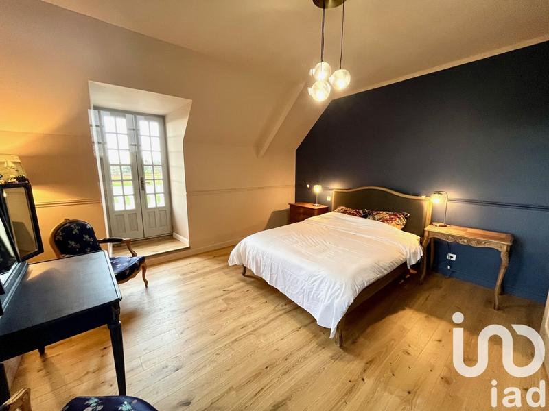 Maison - 720 m² - 10 pièces