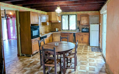 Maison - 201 m² - 9 pièces