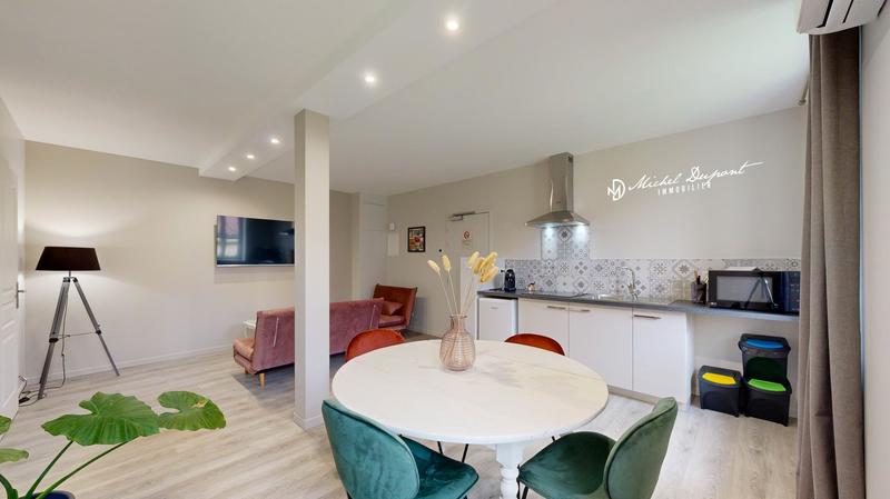 Local commercial - 620 m² - 10 pièces