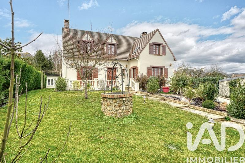 Maison - 182 m² - 9 pièces