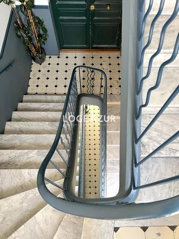 Appartement - 100 m² - 4 pièces