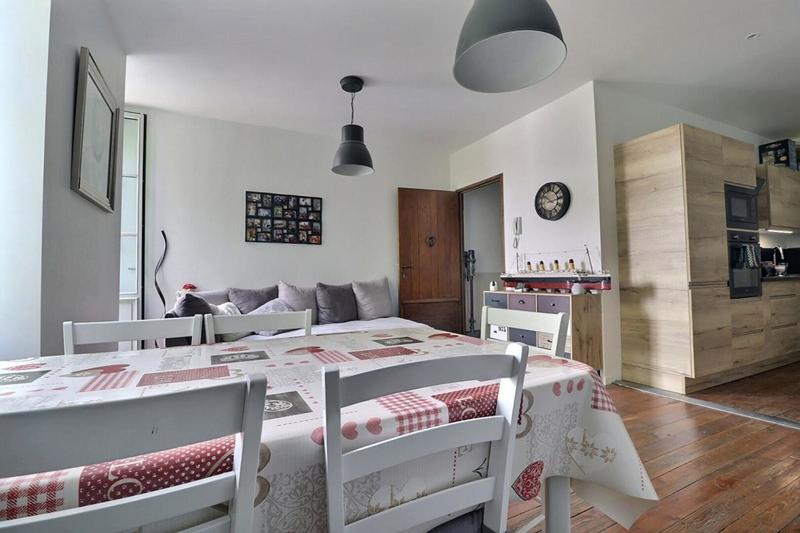 Immeuble - 150 m² - 9 pièces