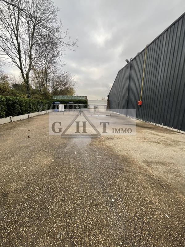 Local commercial - 980 m²