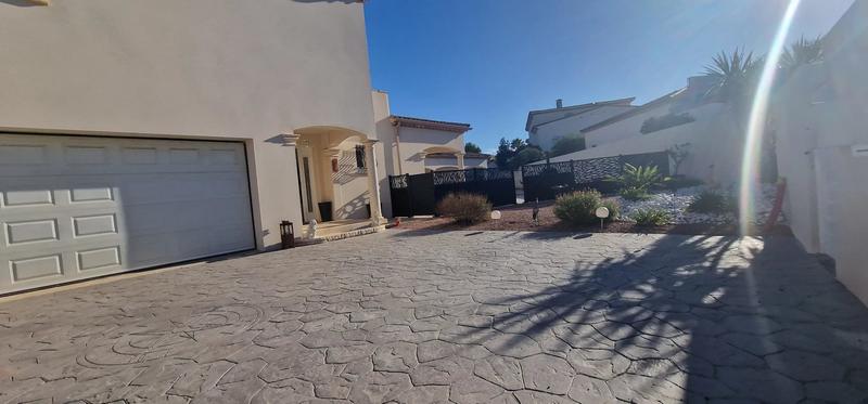 Villa - 291 m² - 7 pièces