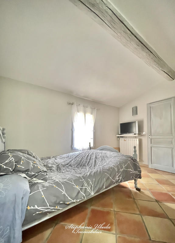 Maison - 235 m² - 6 pièces