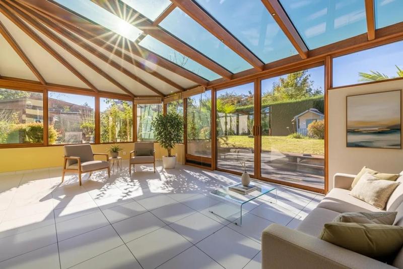 Maison - 195 m² - 6 pièces