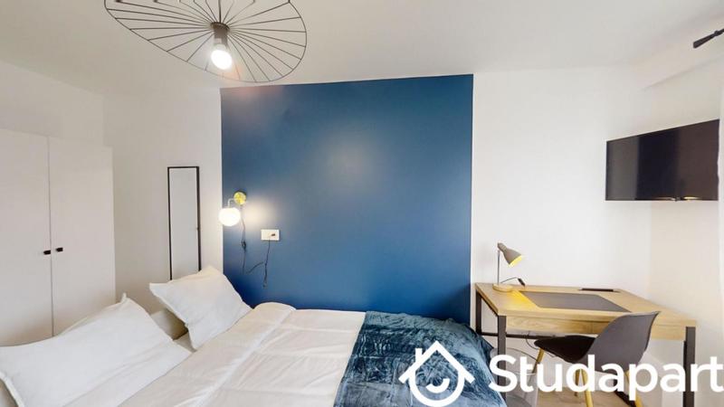 Chambre - 85 m² - 1 pièce