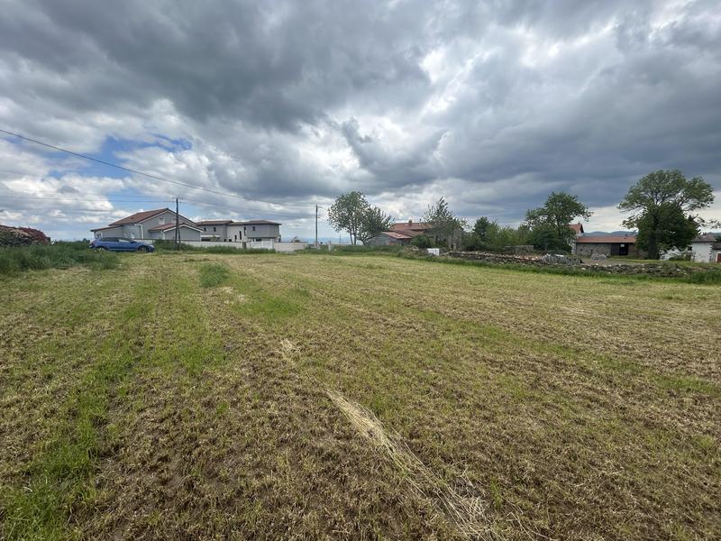 Terrain constructible - 2 800 m²