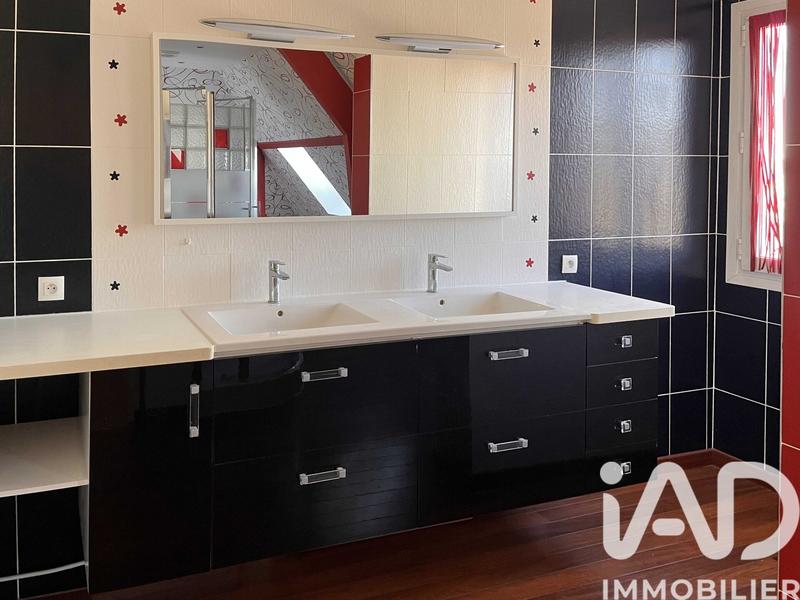 Maison - 194 m² - 6 pièces