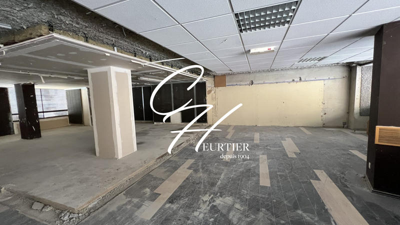 Local commercial - 317 m²