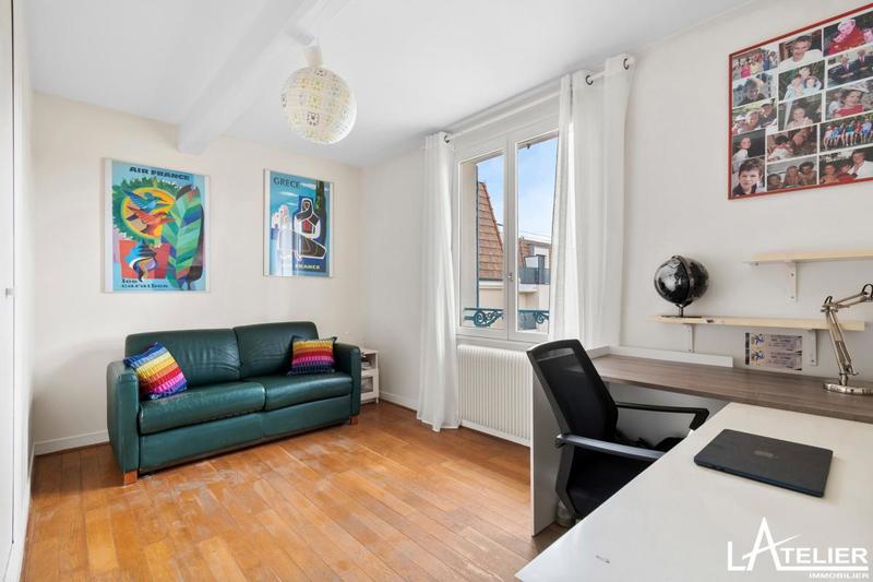 Maison - 230 m² - 8 pièces