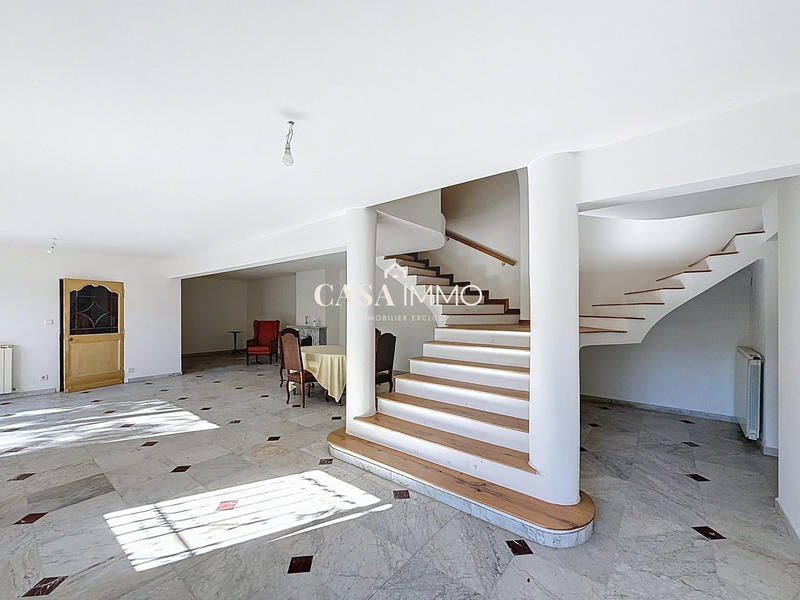 Maison - 197 m² - 4 pièces