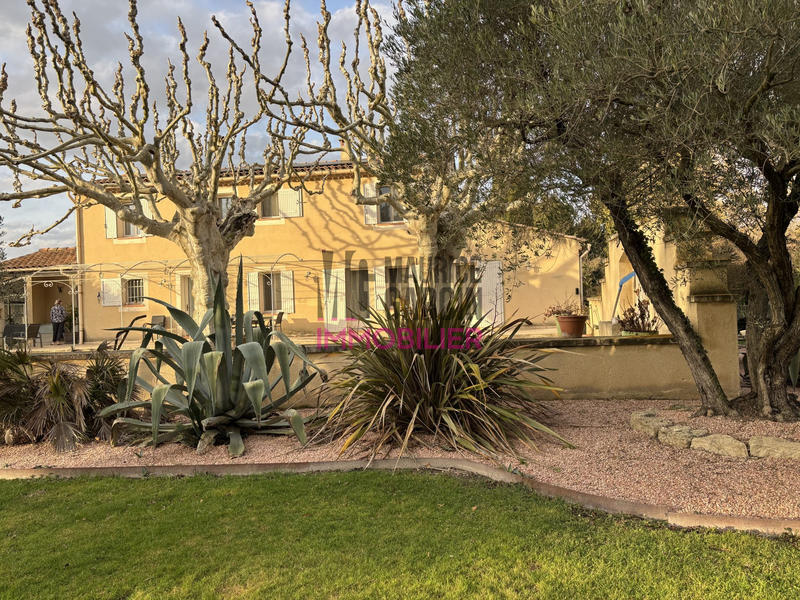 Maison traditionnelle - 260 m² - 7 pièces