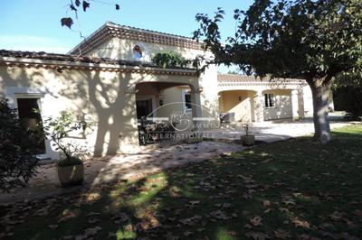 Villa - 206 m² - 6 pièces