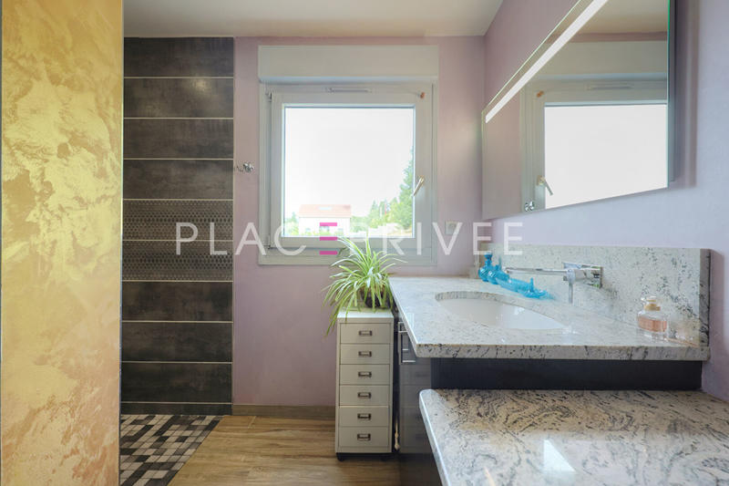 Maison - 169 m² - 6 pièces