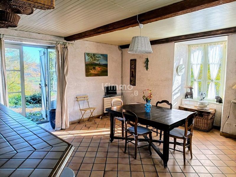 Maison - 312 m² - 11 pièces