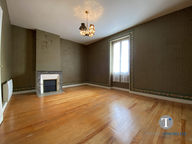 Maison - 215 m² - 7 pièces