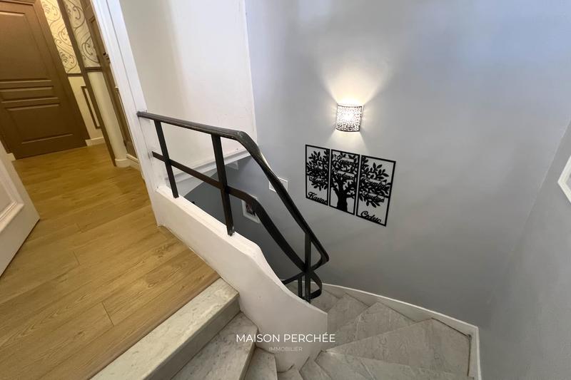 Maison - 268 m² - 8 pièces