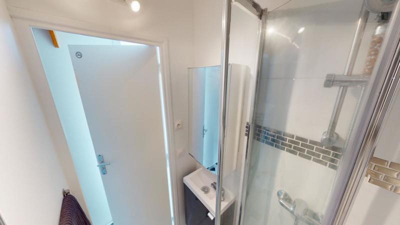 Chambre - 11 m² - 6 pièces