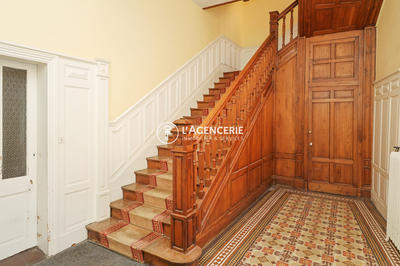 Appartement - 186 m² - 8 pièces