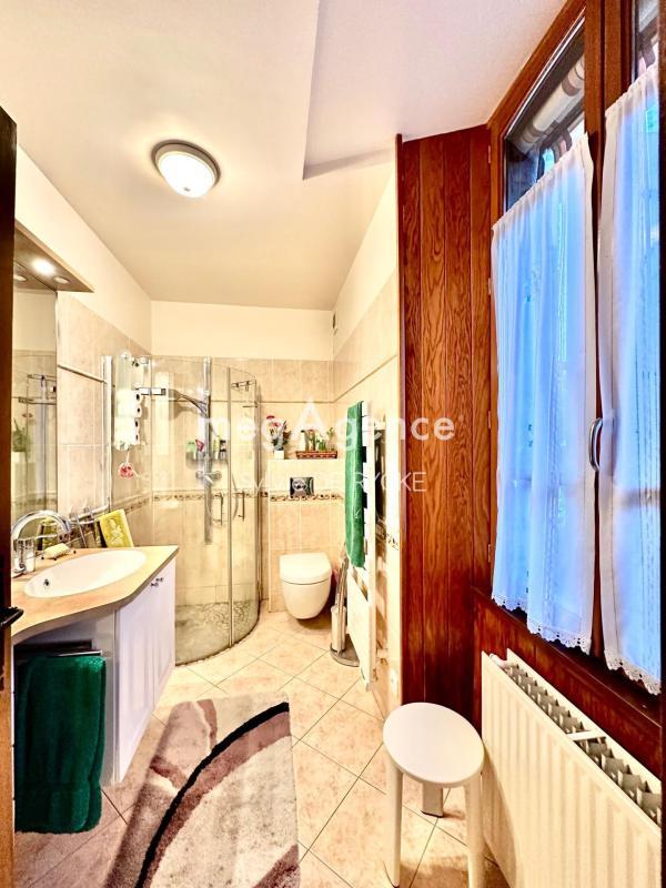 Corps de ferme - 270 m² - 8 pièces