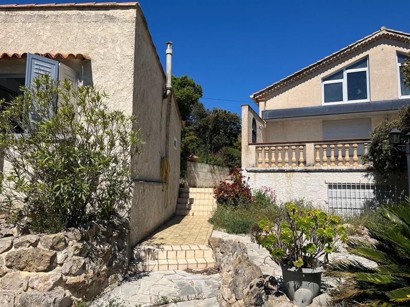 Maison traditionnelle - 250 m² - 12 pièces