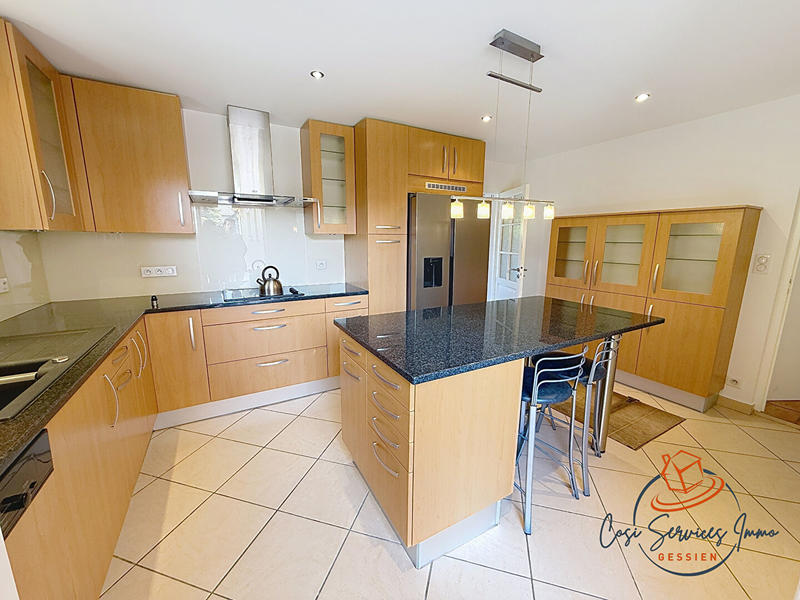 Villa - 200 m² - 7 pièces