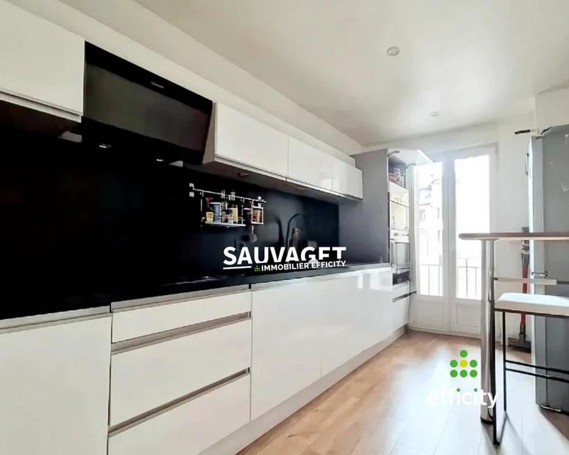 Appartement - 97 m² - 4 pièces
